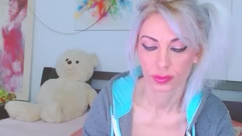 Lara online show from March 8, 2026, 10:57 pm