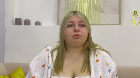 LillianHaig online show from December 22, 2024, 6:59 pm