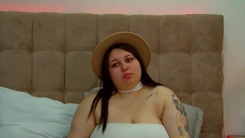 LillianHaig online show from March 7, 2025, 8:22 pm