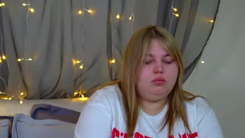 LillianHaig online show from November 16, 2025, 6:41 am