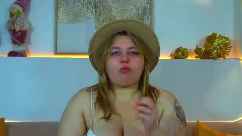 LillianHaig online show from December 15, 2025, 6:17 am