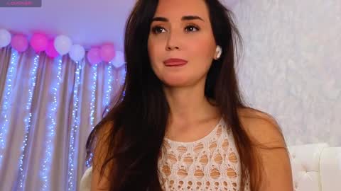 Snapshot of lilliasweety chatting on December 17, 2024, 3:06 am Lara Angel online show from December 17, 2024, 3:06 am