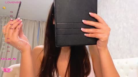 Snapshot of lilliasweety chatting on January 16, 2025, 2:41 am Lara Angel online show from January 16, 2025, 2:41 am