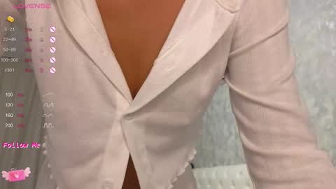 Snapshot of lilliasweety chatting on October 8, 2025, 10:46 am Lara Angel online show from October 8, 2025, 10:46 am