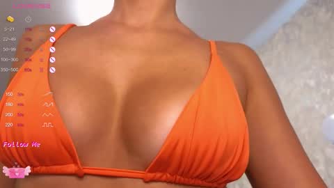 Snapshot of lilliasweety chatting on October 14, 2025, 4:02 am Lara Angel online show from October 14, 2025, 4:02 am