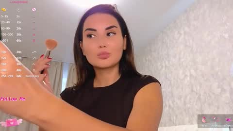 Lara Angel online show from November 11, 2025, 4:12 am