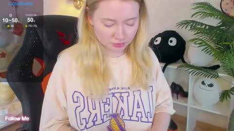 lillie_berry online show from November 23, 2025, 5:46 pm