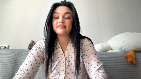 Stella online show from April 2, 2026, 3:26 am