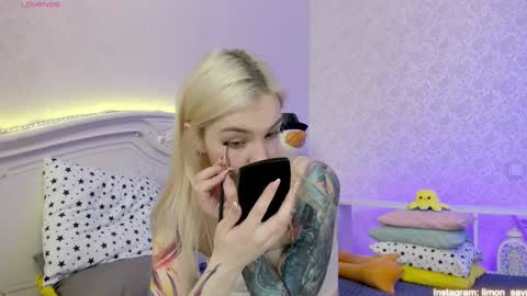 LilliMoore online show from February 12, 2025, 12:05 am