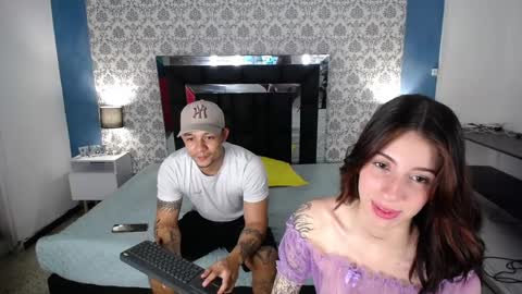 Snapshot of lillith_and_mike chatting on January 30, 2025, 8:32 am Lillith and Mike online show from January 30, 2025, 8:32 am