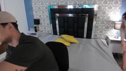 Snapshot of lillith_and_mike chatting on February 12, 2025, 6:08 am Lillith and Mike online show from February 12, 2025, 6:08 am