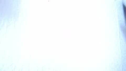 lilliyves online show from April 15, 2026, 10:11 am