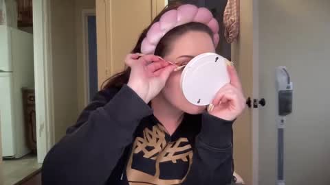 Snapshot of lilly_adams88 chatting on February 19, 2025, 10:53 pm lilly_adams88 online show from February 19, 2025, 10:53 pm