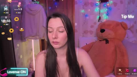 Lilly  online show from December 16, 2024, 4:02 am