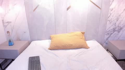 Snapshot of lilly_blear chatting on February 5, 2025, 11:55 am lilly online show from February 5, 2025, 11:55 am