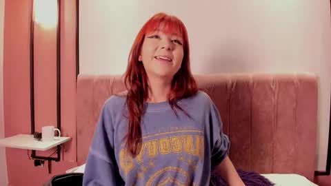 Snapshot of lilly_blear chatting on November 4, 2025, 3:38 am lilly online show from November 4, 2025, 3:38 am