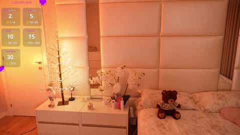 Snapshot of lilly_colins chatting on February 7, 2026, 7:39 pm Lilly Colins online show from February 7, 2026, 7:39 pm