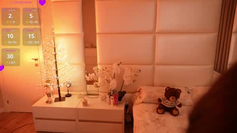 Snapshot of lilly_colins chatting on February 9, 2026, 7:29 pm Lilly Colins online show from February 9, 2026, 7:29 pm