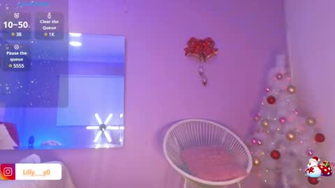 Snapshot of lilly_dollss chatting on December 29, 2024, 2:52 pm Sofia online show from December 29, 2024, 2:52 pm