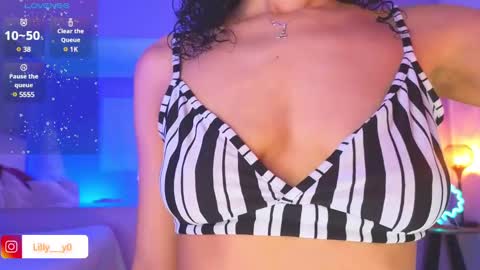 Snapshot of lilly_dollss chatting on January 22, 2025, 2:14 pm Sofia online show from January 22, 2025, 2:14 pm