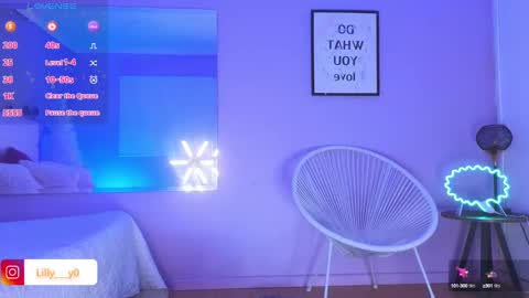 Snapshot of lilly_dollss chatting on February 23, 2025, 8:33 pm Sofia online show from February 23, 2025, 8:33 pm