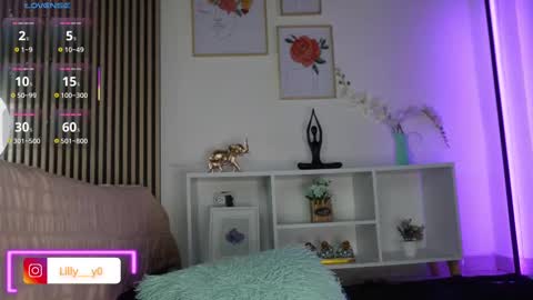 Snapshot of lilly_dollss chatting on September 19, 2025, 1:12 pm Sofia online show from September 19, 2025, 1:12 pm