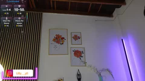 Snapshot of lilly_dollss chatting on September 25, 2025, 12:09 pm Sofia online show from September 25, 2025, 12:09 pm