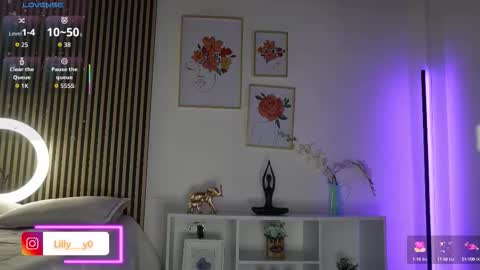 Snapshot of lilly_dollss chatting on September 27, 2025, 12:10 pm Sofia online show from September 27, 2025, 12:10 pm