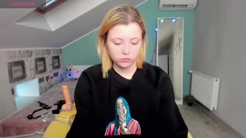 Snapshot of lillydepp chatting on December 13, 2024, 1:44 pm Lilly Depp online show from December 13, 2024, 1:44 pm