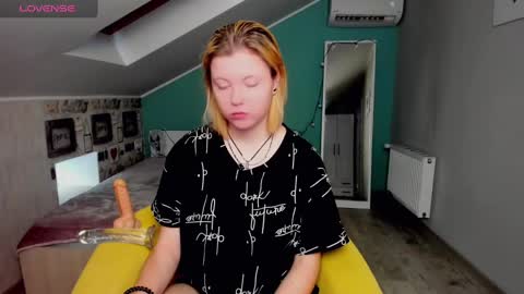 Snapshot of lillydepp chatting on December 19, 2024, 1:07 pm Lilly Depp online show from December 19, 2024, 1:07 pm