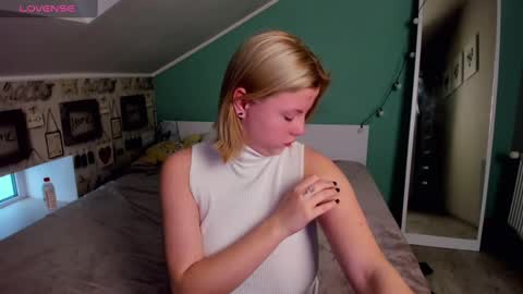Snapshot of lillydepp chatting on December 30, 2024, 8:43 am Lilly Depp online show from December 30, 2024, 8:43 am