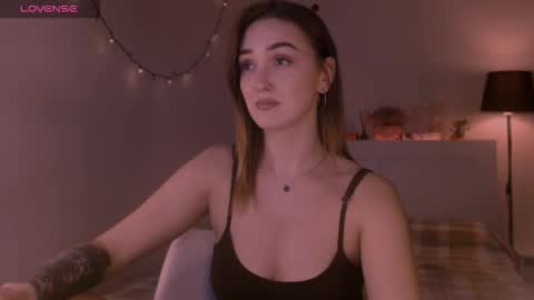 LillyFarey online show from October 6, 2025, 4:59 pm