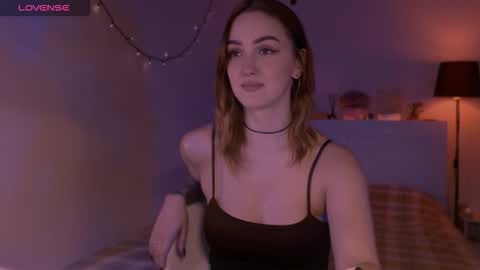 LillyFarey online show from October 26, 2025, 5:52 pm