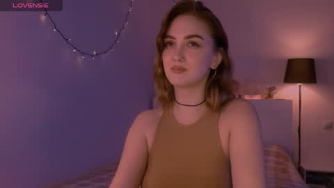 LillyFarey online show from November 4, 2025, 6:40 pm