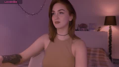 LillyFarey online show from November 11, 2025, 4:07 pm