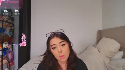 Roxy online show from October 19, 2025, 11:16 pm