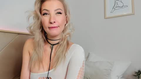 Lilou  online show from January 16, 2025, 9:27 am