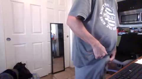 lilpackage69 online show from December 21, 2025, 9:22 pm