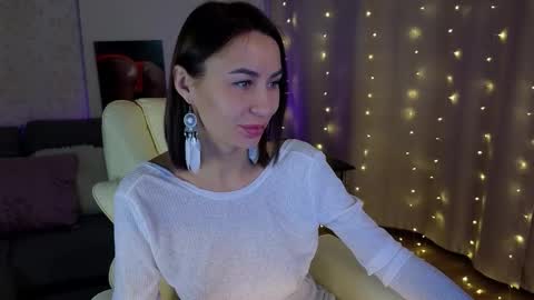 Lilu online show from February 12, 2025, 4:44 pm