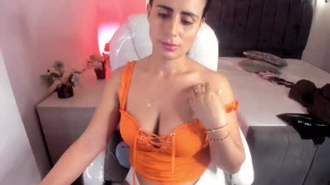 Lilu online show from September 28, 2025, 8:42 am