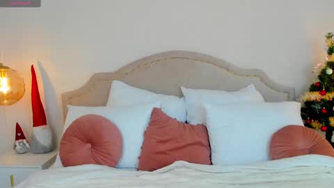 Lilu online show from January 15, 2025, 4:04 am