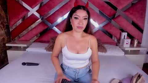 Lily online show from January 8, 2026, 8:00 pm