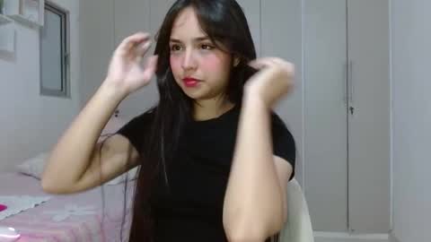 Snapshot of lily_crushx chatting on December 1, 2025, 7:46 am Lirio online show from December 1, 2025, 7:46 am