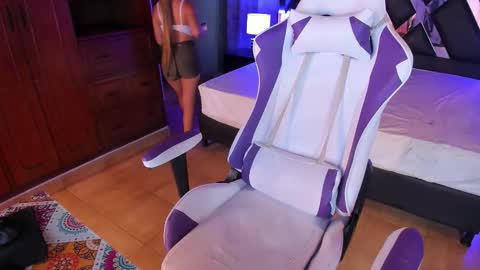 LILIANA  online show from October 26, 2025, 1:28 pm