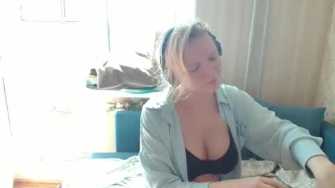 Snapshot of lily_dollyx chatting on September 10, 2025, 10:04 am Lily dollyx online show from September 10, 2025, 10:04 am