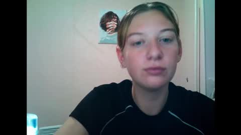 Snapshot of lily_ember chatting on September 21, 2025, 7:37 pm lily_ember online show from September 21, 2025, 7:37 pm