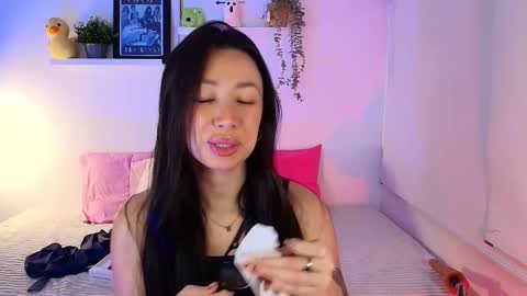 just lily online show from November 22, 2025, 11:48 pm