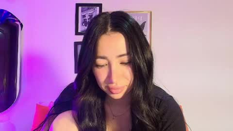 Snapshot of lily_evans_ chatting on May 21, 2026, 9:22 pm just lily online show from May 21, 2026, 9:22 pm