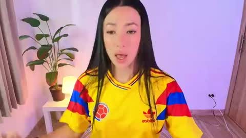 Snapshot of lily_evans_ chatting on June 17, 2026, 9:16 pm just lily online show from June 17, 2026, 9:16 pm