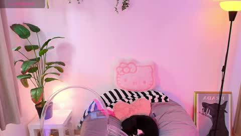 Snapshot of lily_evans_ chatting on July 23, 2026, 9:24 pm just lily online show from July 23, 2026, 9:24 pm